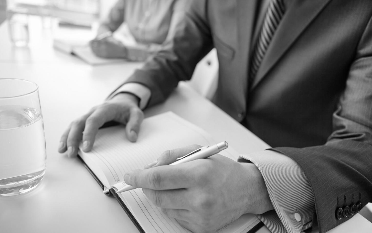 Sesión práctica de análisis financiero y construcción de escenarios